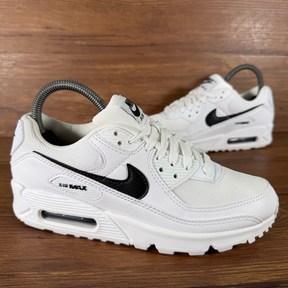 Nike Shoes - Nike Air Max 90 Sneakers Women’s Size 7 Low Top Shoes